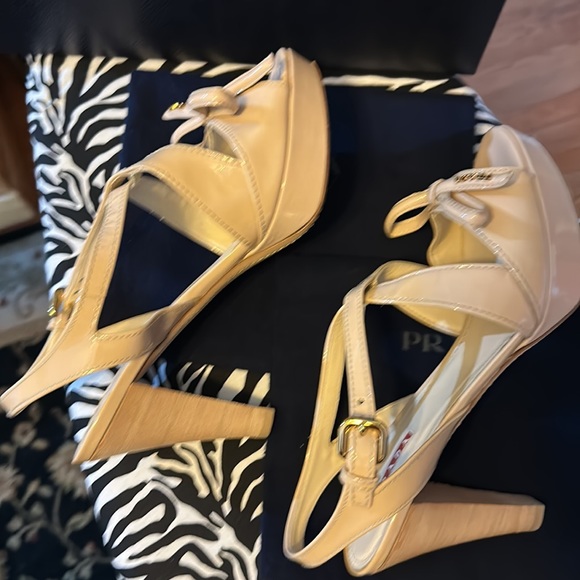 Prada ❤️ Strappy Sandals~4.5” Heels. Beige Patent leather ~Size 8.5 Pre❤️Loved. - Picture 3 of 6